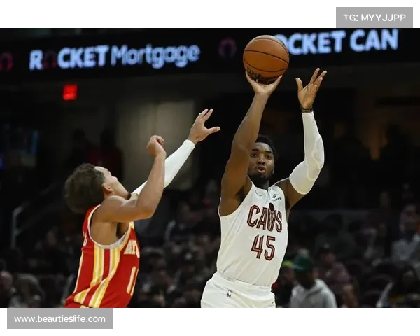 《NBA密探揭秘篮球场上的幕后故事与球员秘闻》 《NBA密探揭秘篮球场上的幕后故事与球员秘闻》